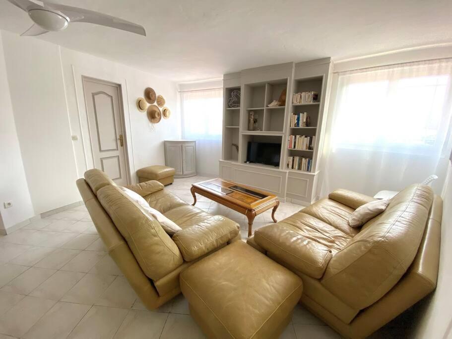 A Louer Haut De Villa 4 Pieces A Sainte-Maxime Golfe De St-Tropez Exteriör bild